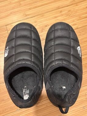 The North Face Kids Black Quilted Slip-On Mules